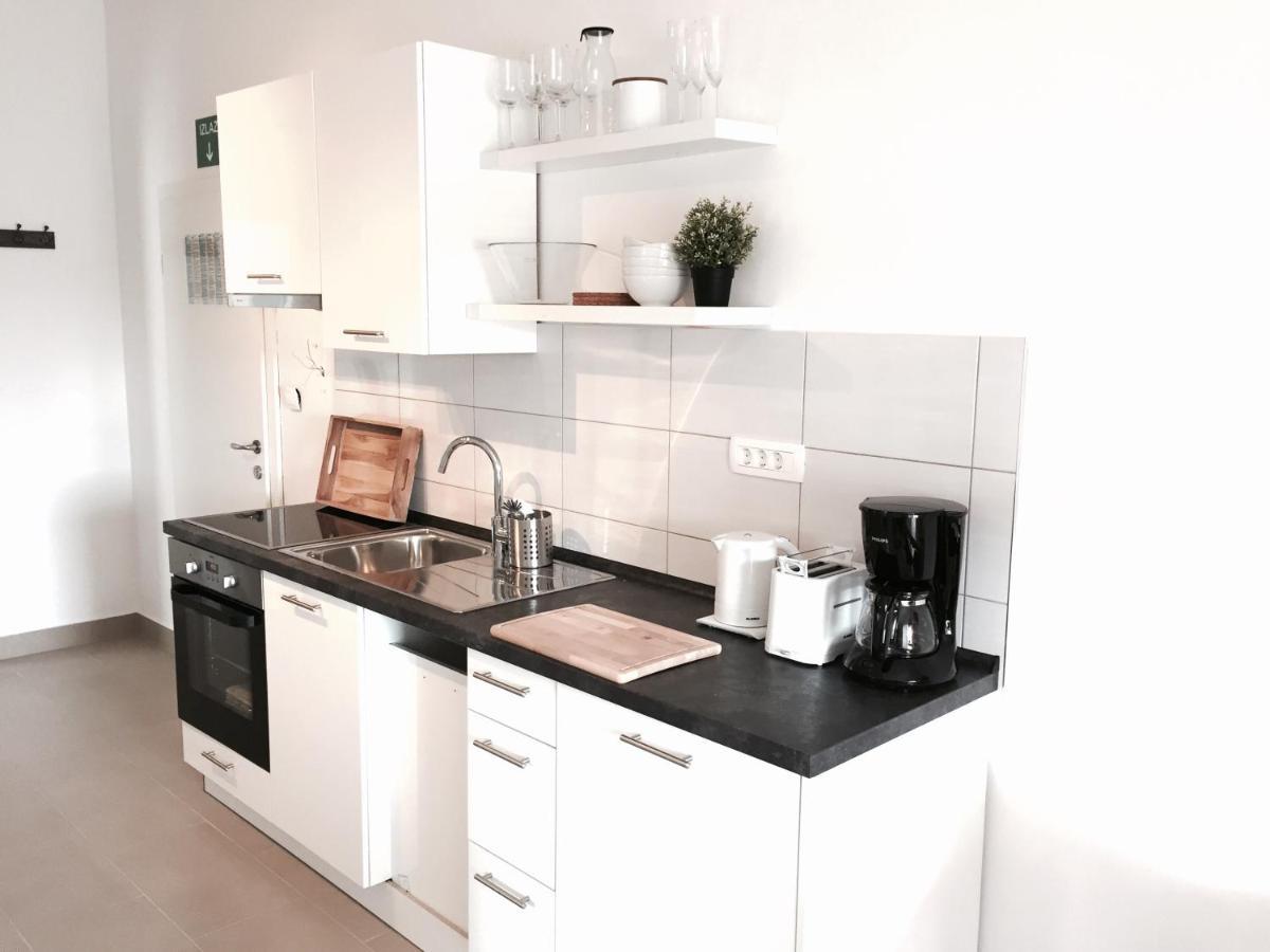 Apartmani Zivaljic โตรกีร์ ภายนอก รูปภาพ